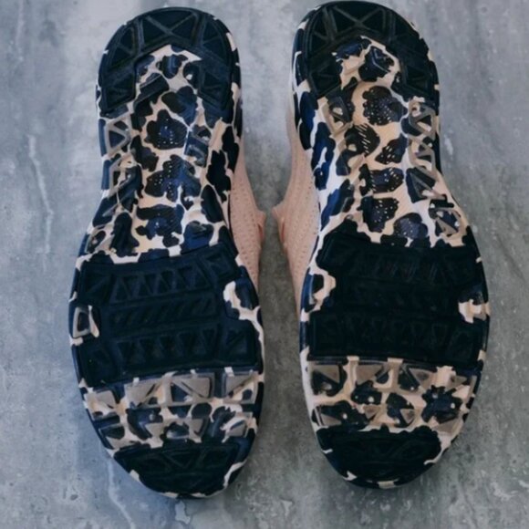 APL Techloom Wave Women's Sneakers SZ 10.5 Blush Pink Leopard LIKE NEW - Picture 7 of 8